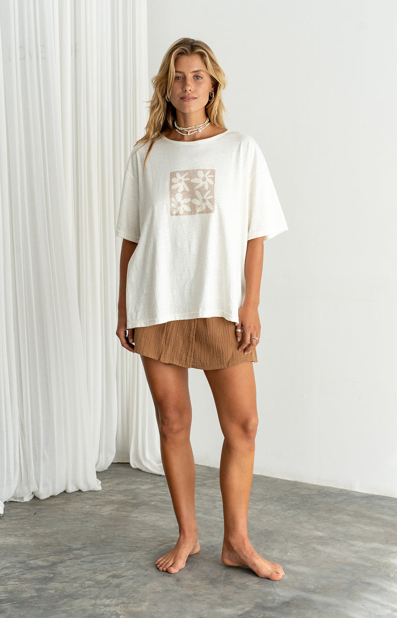 Flora Tee Natural